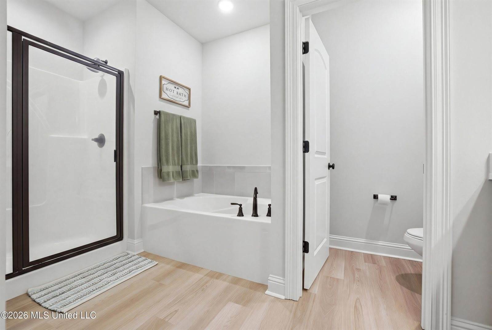 11436 Memphis Circle, Ocean Springs, MS 39564