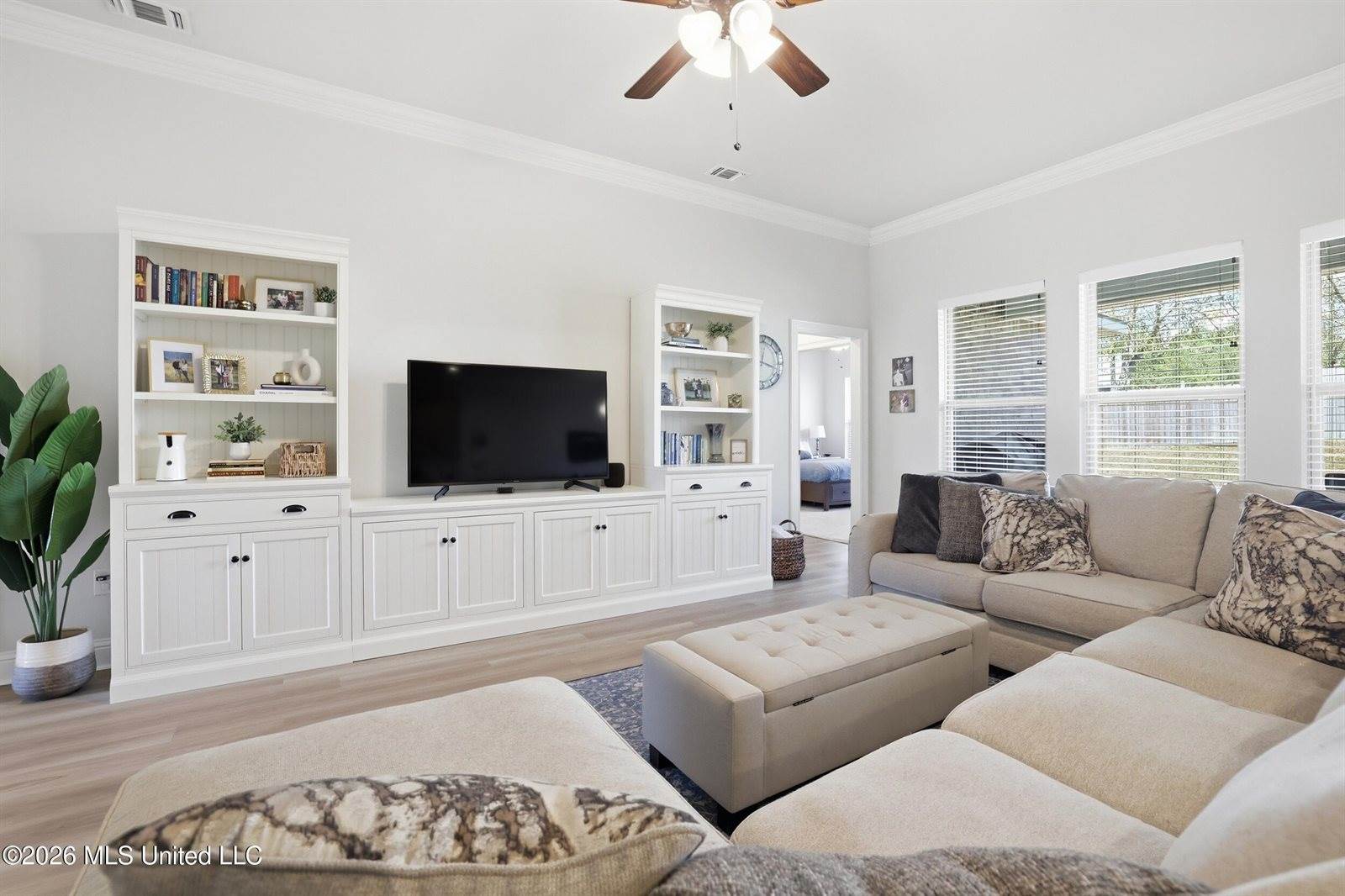 11436 Memphis Circle, Ocean Springs, MS 39564