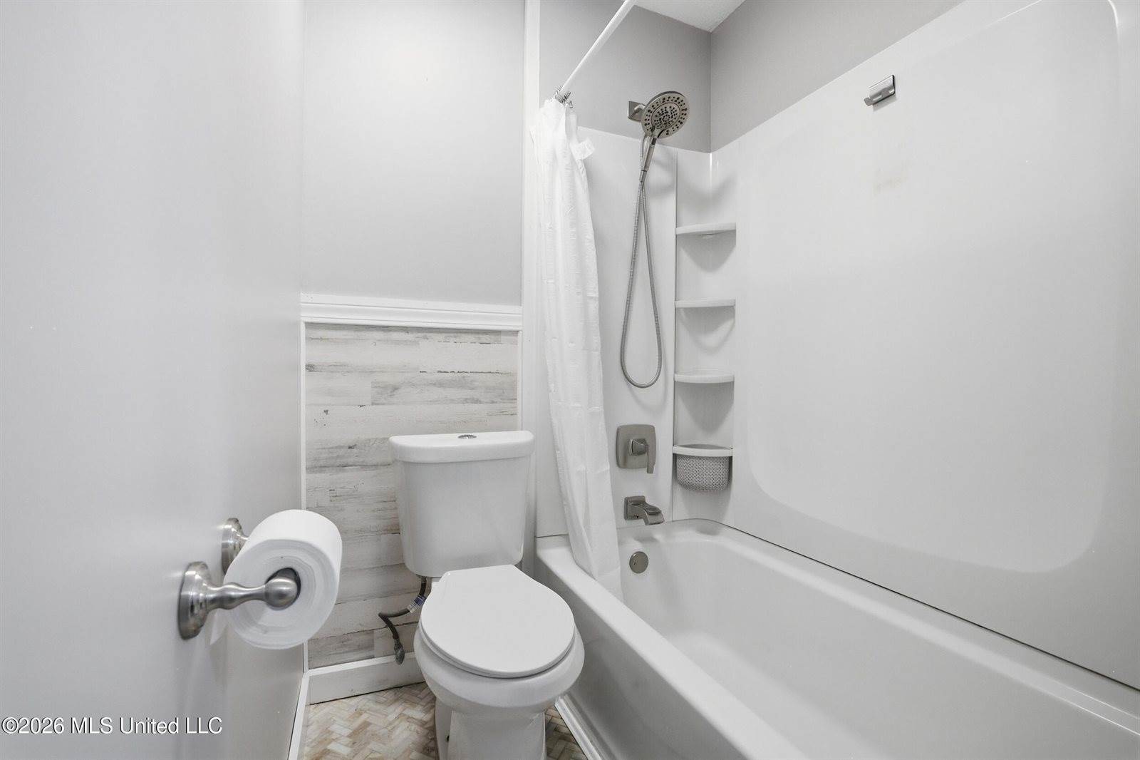 726 Sharon Hills Drive, Biloxi, MS 39532