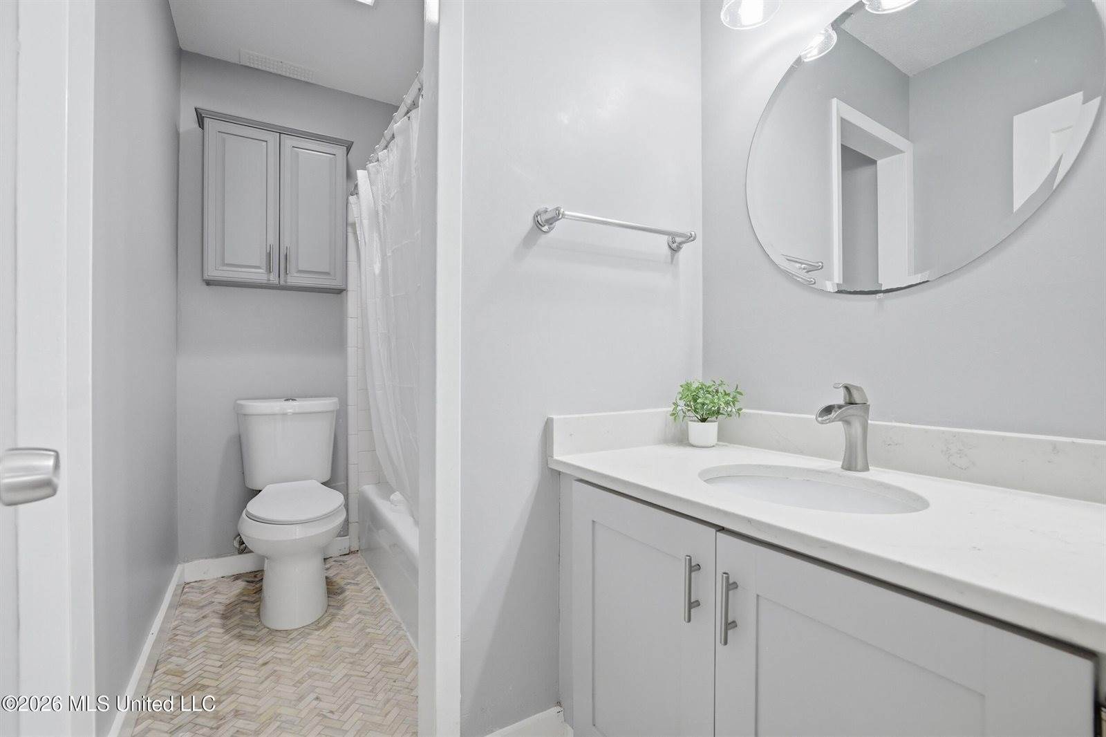 726 Sharon Hills Drive, Biloxi, MS 39532