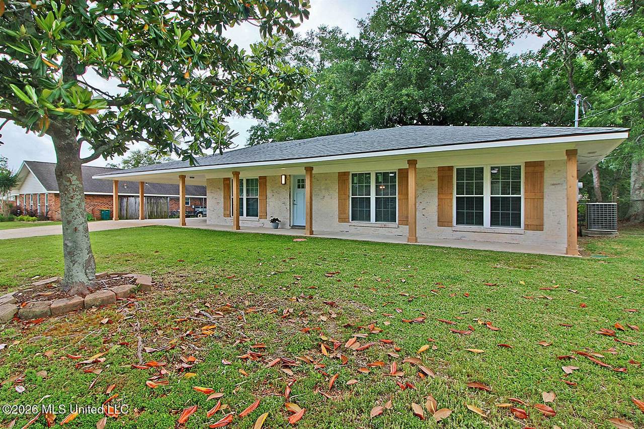 726 Sharon Hills Drive, Biloxi, MS 39532