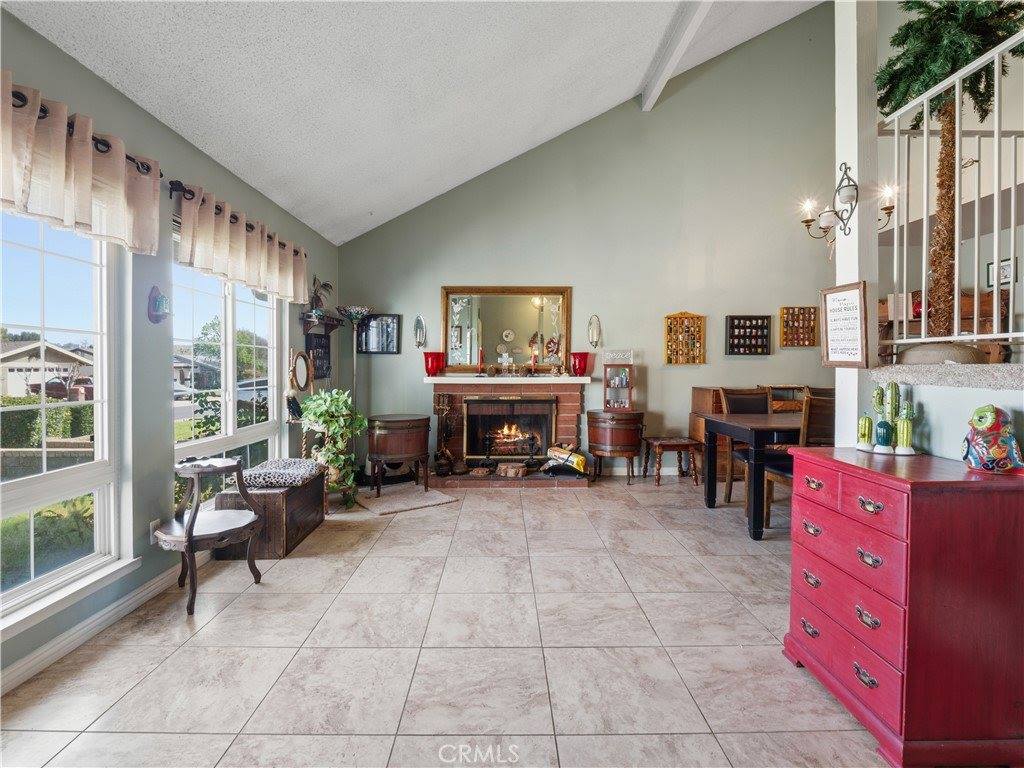 27015 Las Mananitas, Valencia, CA 91354