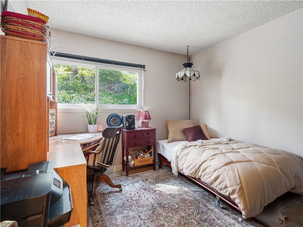 27015 Las Mananitas, Valencia, CA 91354