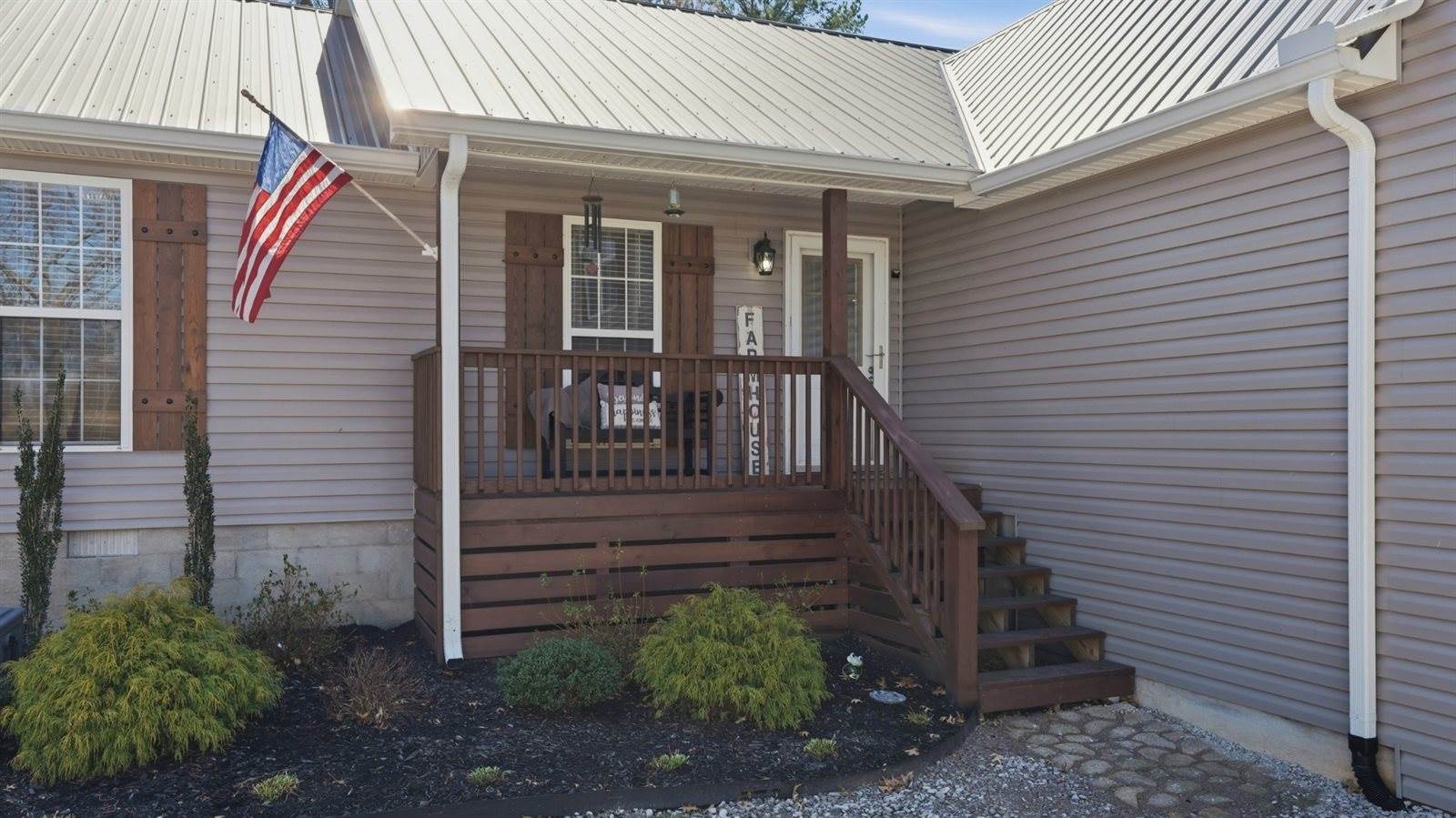 32 McGee Rd, McMinnville, TN 37110
