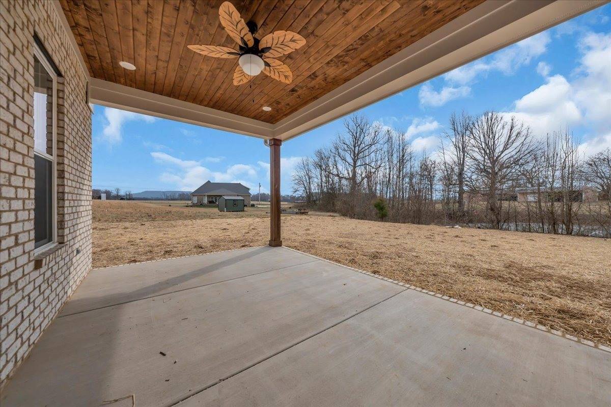 83 Hickory Grove Dr, Morrison, TN 37357