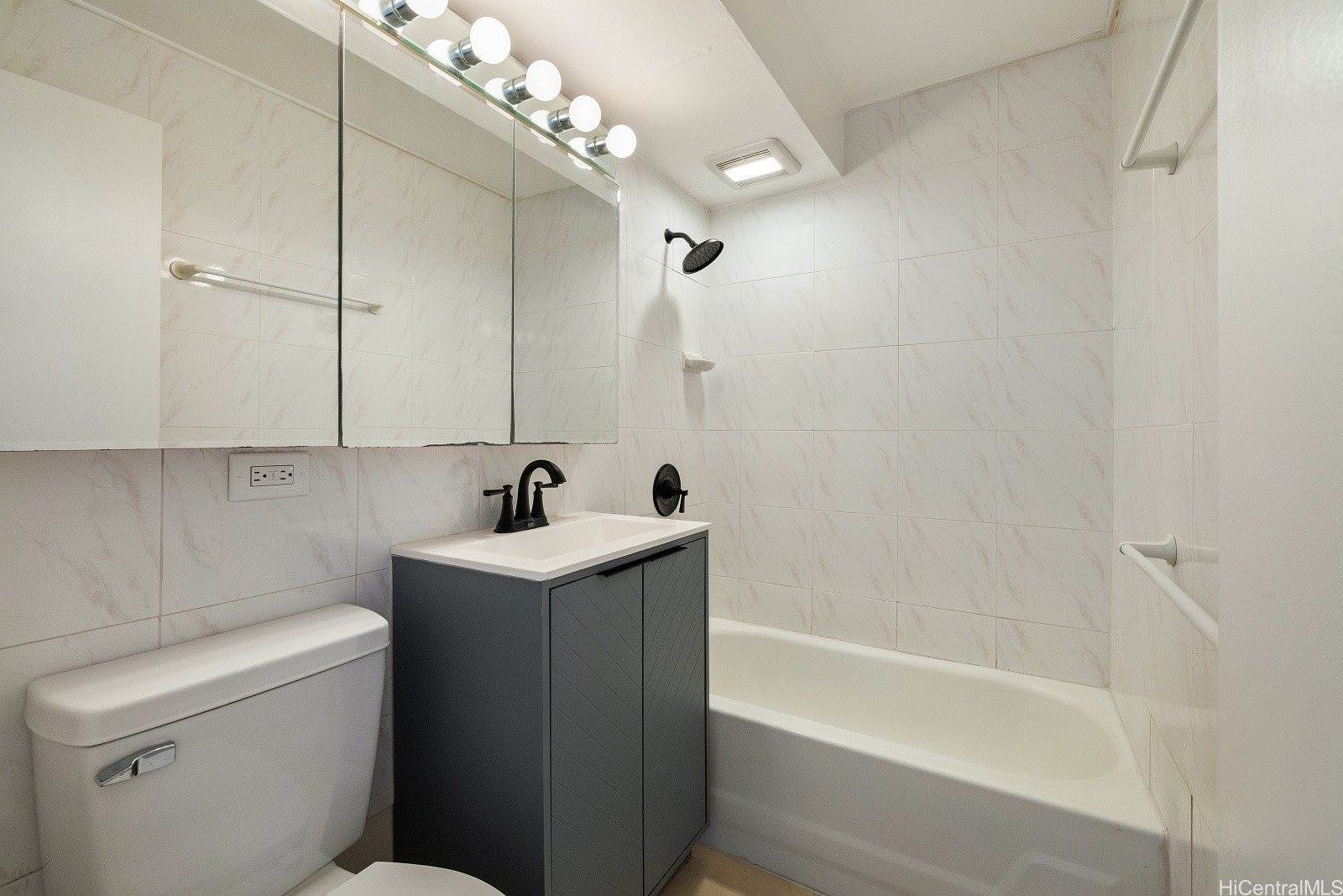 1427 Alexander Street, #207, Honolulu, HI 96822