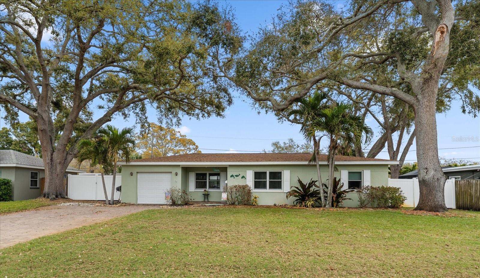 1339 Russell Drive North, Saint Petersburg, FL 33710