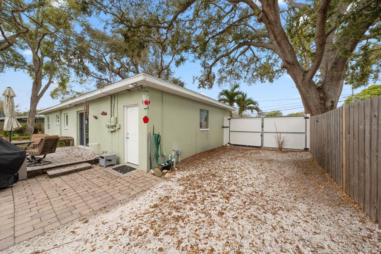 1339 Russell Drive North, Saint Petersburg, FL 33710