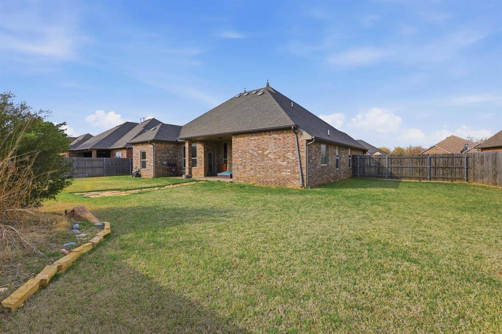 10904 SW 19th Street, Yukon, OK 73099