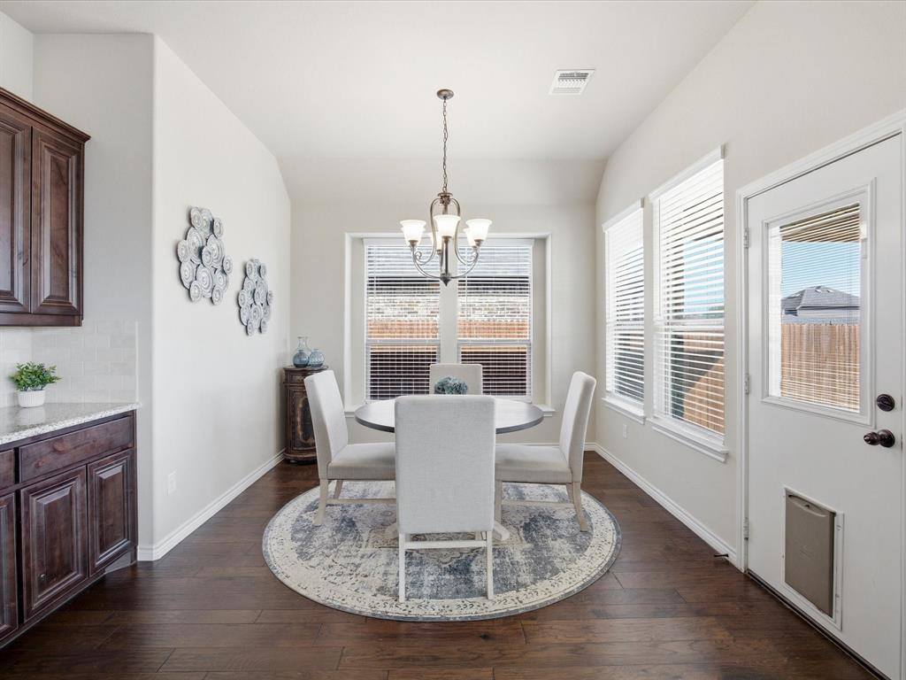 738 Larkspur Lane, Midlothian, TX 76065