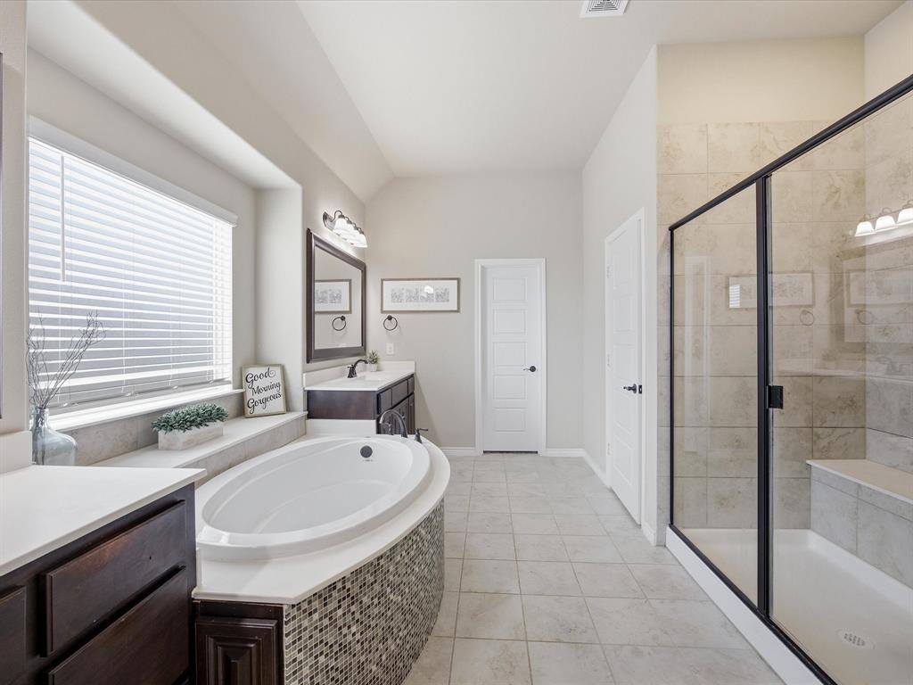 738 Larkspur Lane, Midlothian, TX 76065