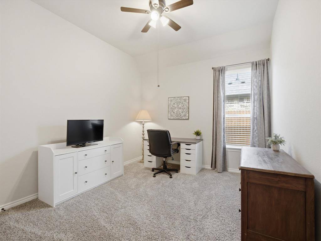 738 Larkspur Lane, Midlothian, TX 76065