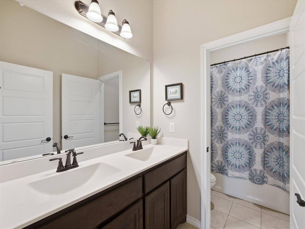 738 Larkspur Lane, Midlothian, TX 76065