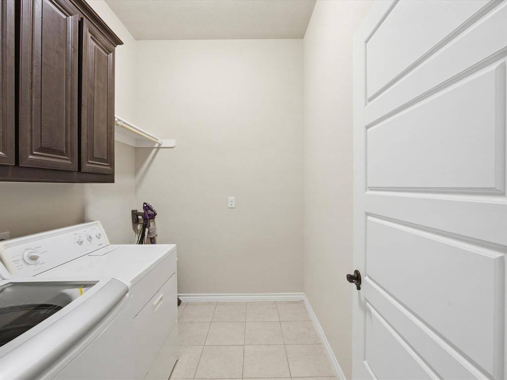 738 Larkspur Lane, Midlothian, TX 76065