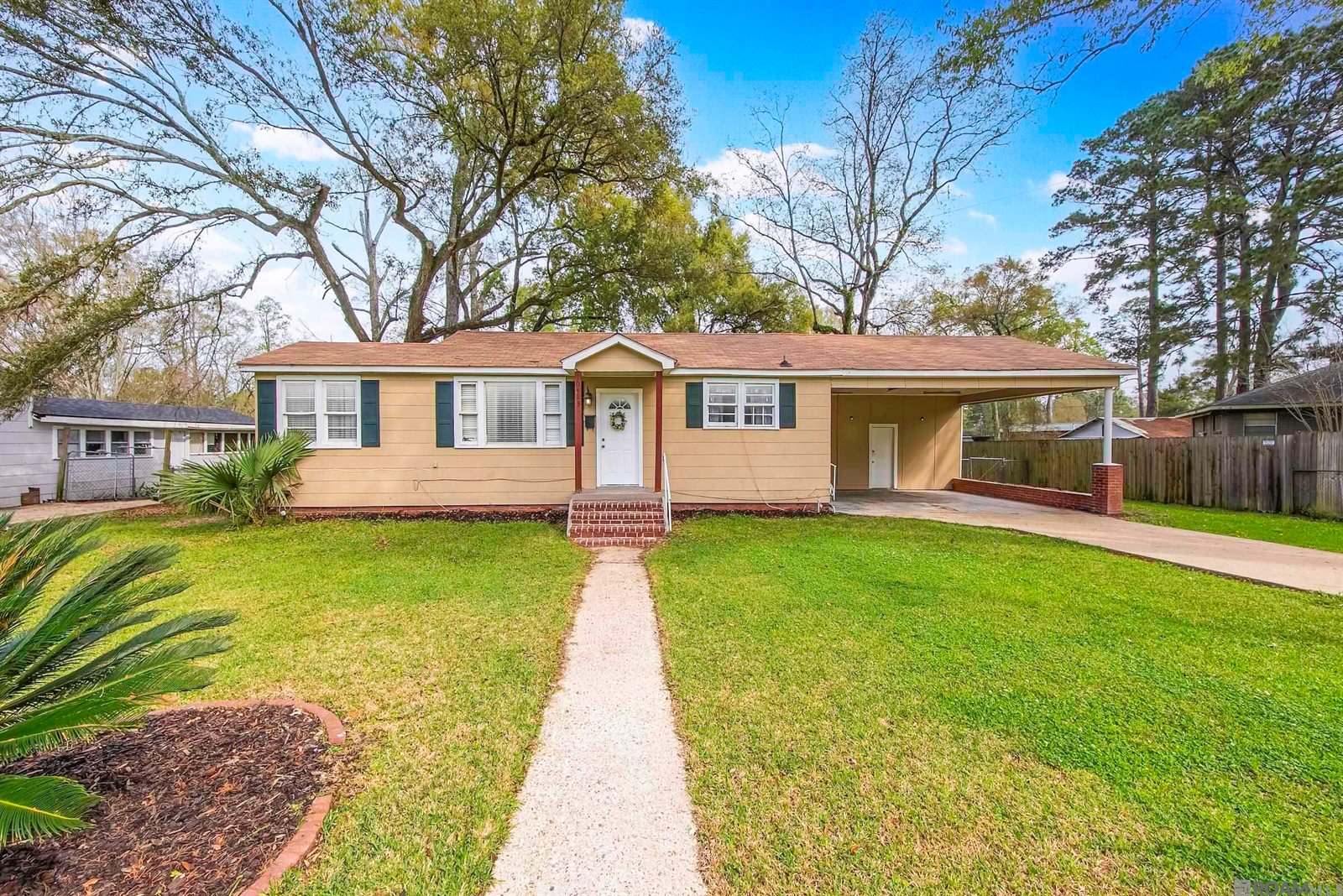 10423 Red Oak Dr, Baton Rouge, LA 70815