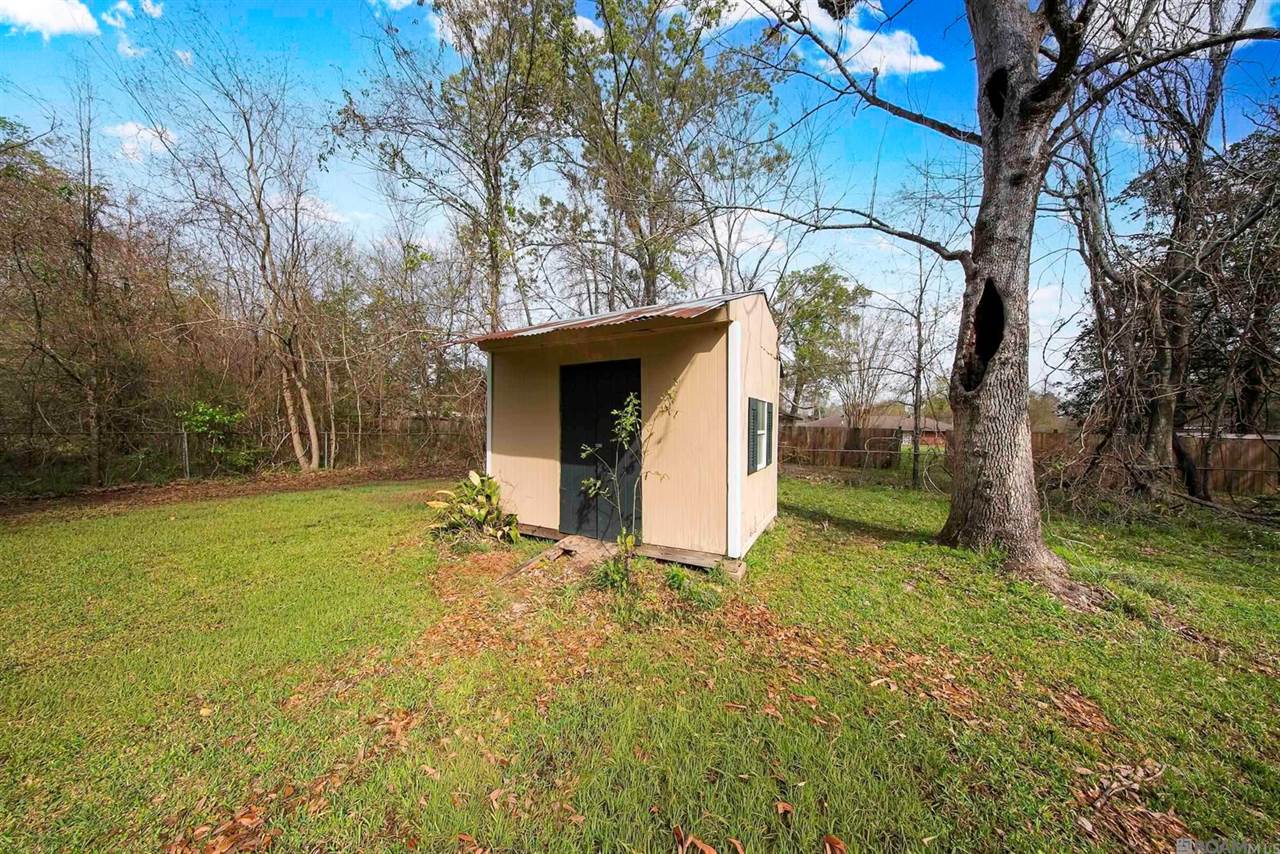 10423 Red Oak Dr, Baton Rouge, LA 70815