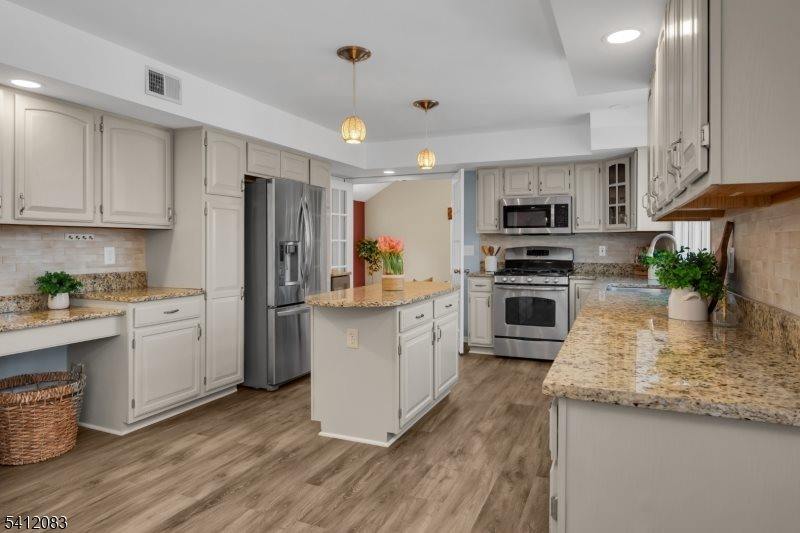 49 Heritage Ct, Randolph Township, NJ 07869