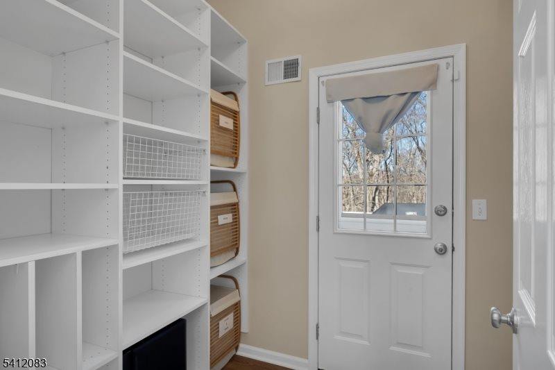 49 Heritage Ct, Randolph Township, NJ 07869