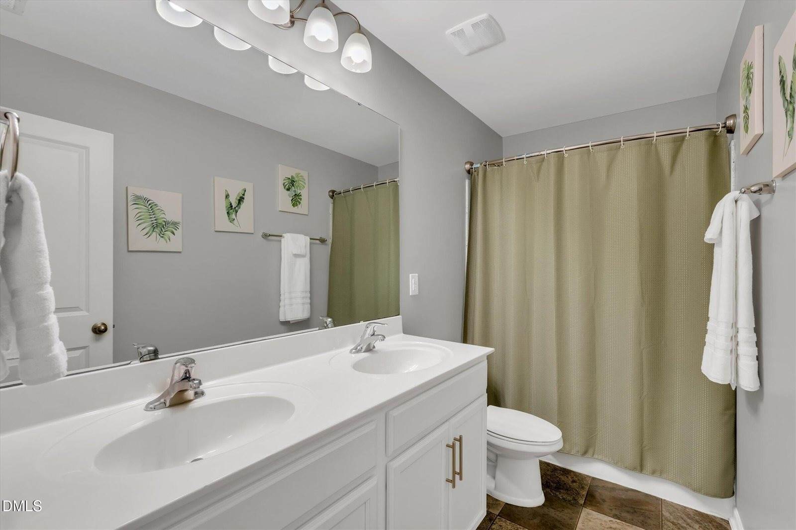 100 North Great White Way, Clayton, NC 27527