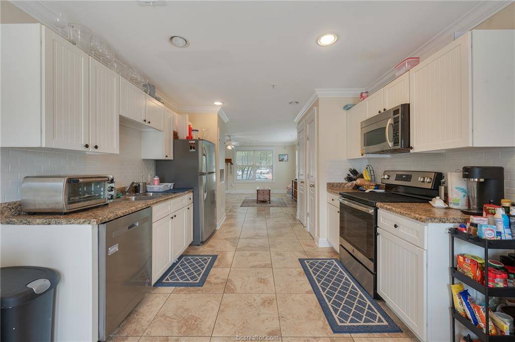 1725 Harvey Mitchell Parkway, College Station, TX 77840