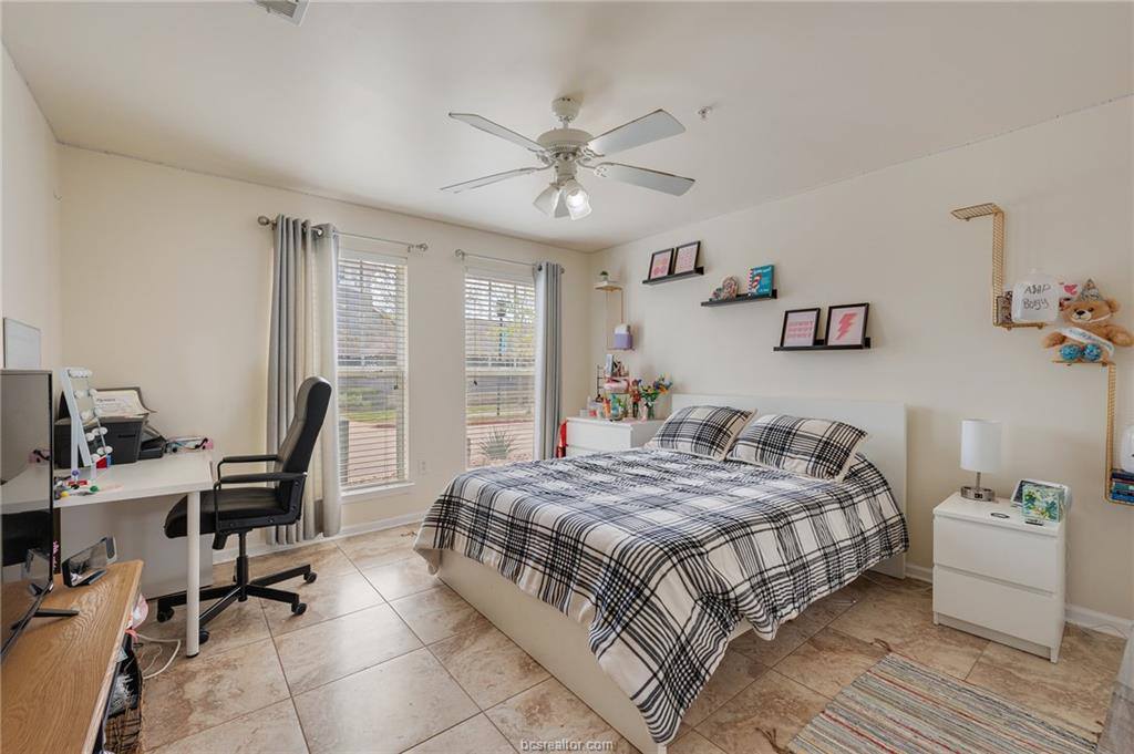 1725 Harvey Mitchell Parkway, College Station, TX 77840