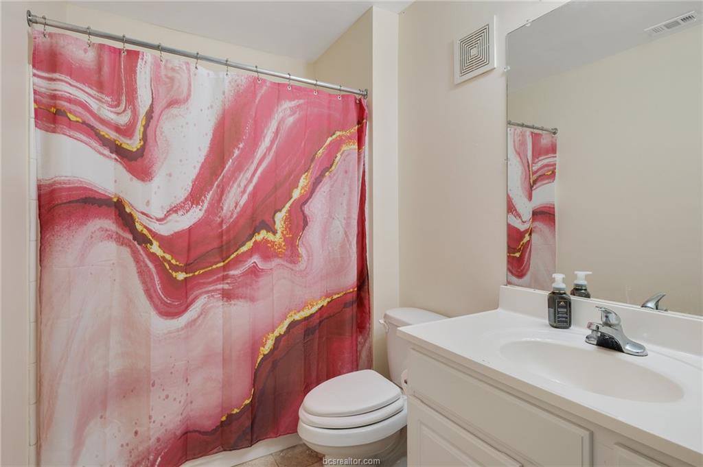 1725 Harvey Mitchell Parkway, College Station, TX 77840