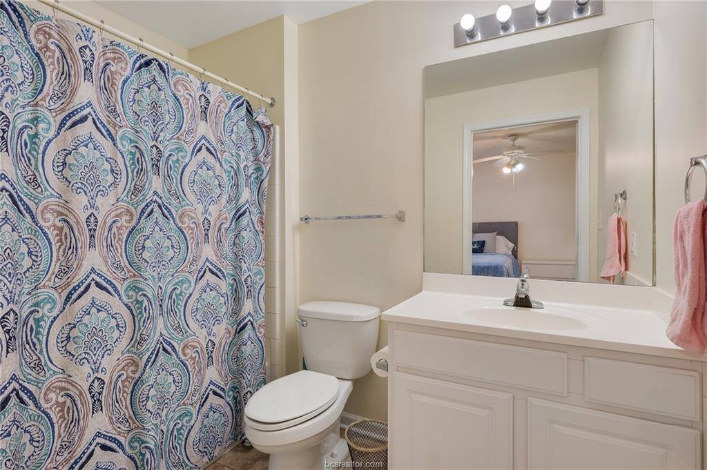 1725 Harvey Mitchell Parkway, College Station, TX 77840