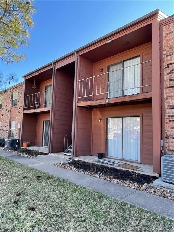 904 University Oaks #40, College Station, TX 77840