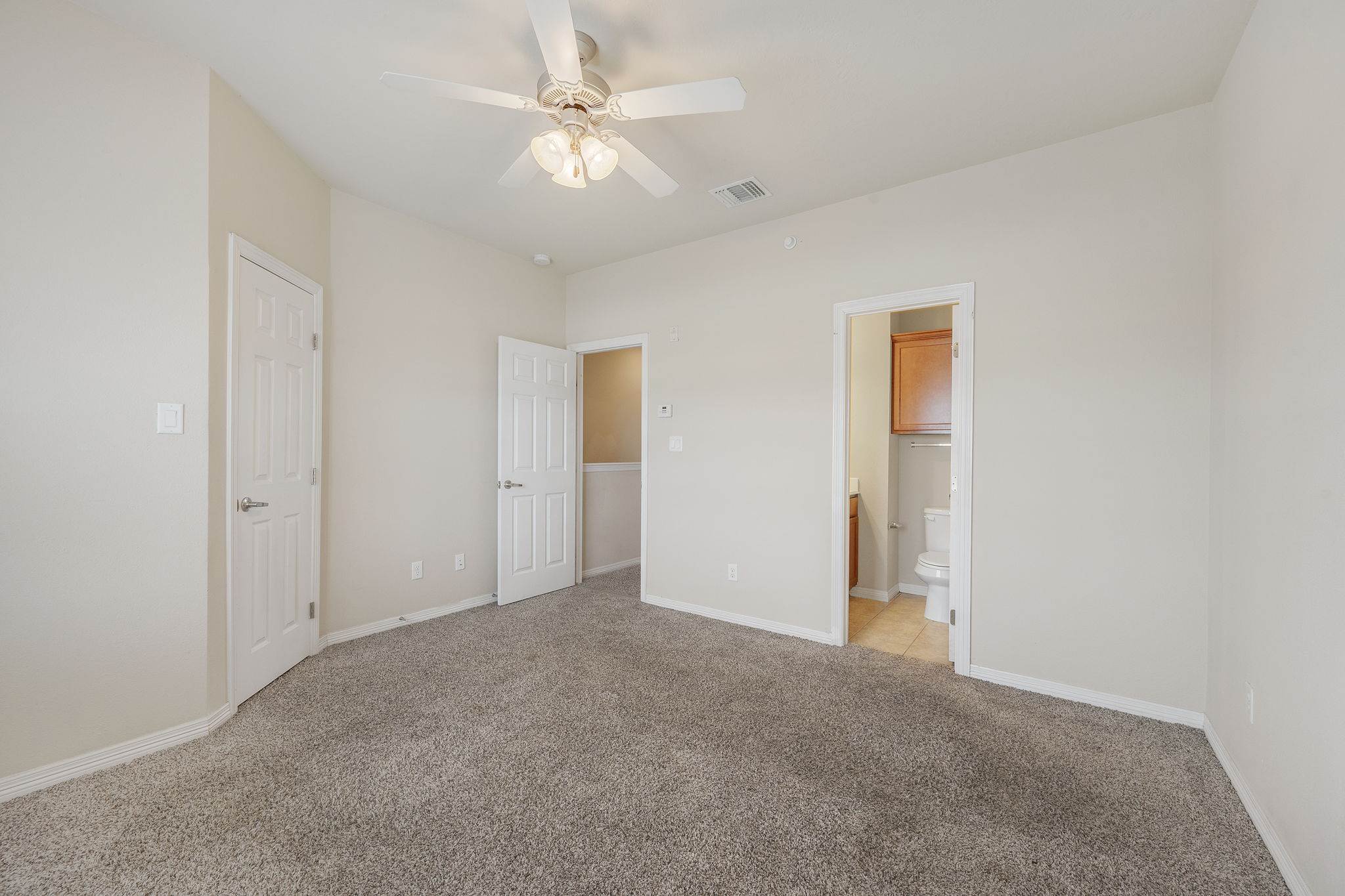 1198 Jones Butler RD #2108, College Station, TX 77840