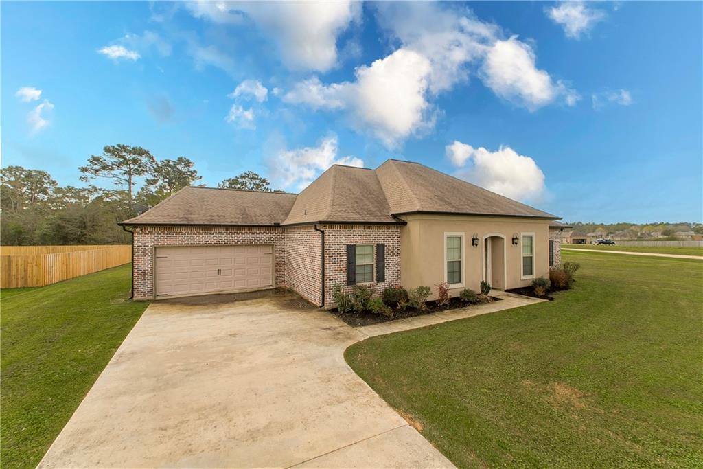 18382 Red Wolf Trail, Loranger, LA 70446