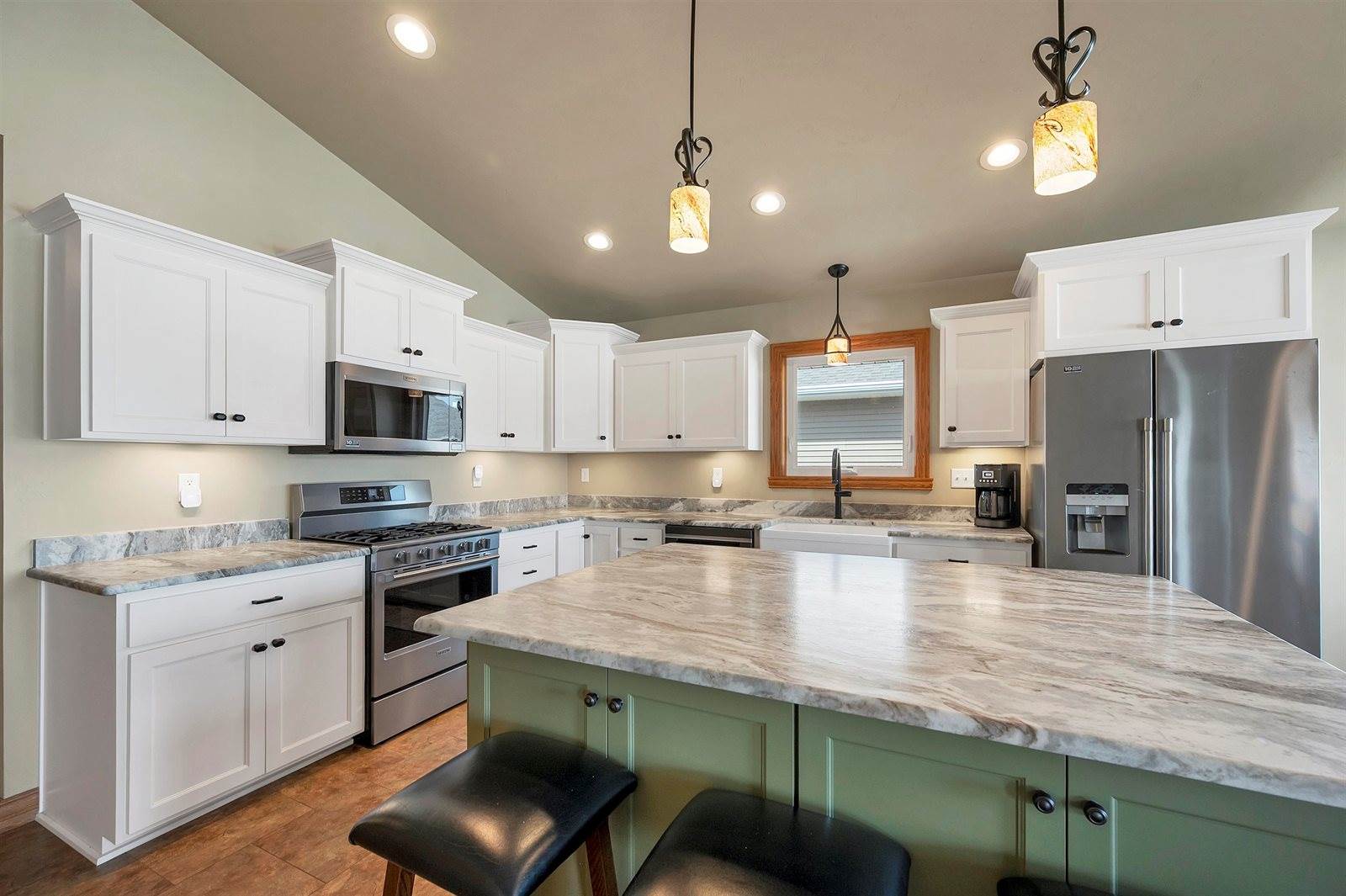 3865 Meunier Lane, Green Bay, WI 54311