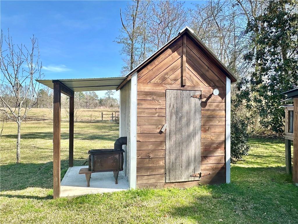 29748 Clinton Threeton Drive, Albany, LA 70711