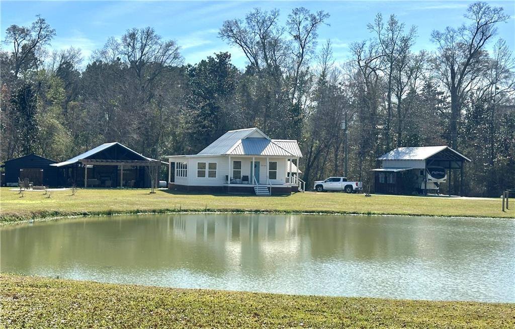 29748 Clinton Threeton Drive, Albany, LA 70711