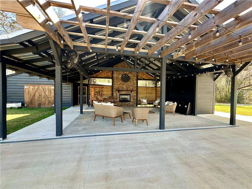 29748 Clinton Threeton Drive, Albany, LA 70711