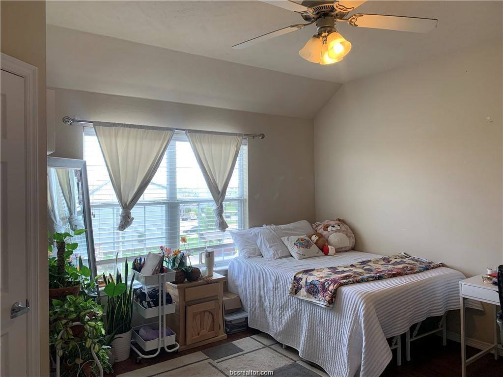 1198 Jones Butler RD #1509, College Station, TX 77840