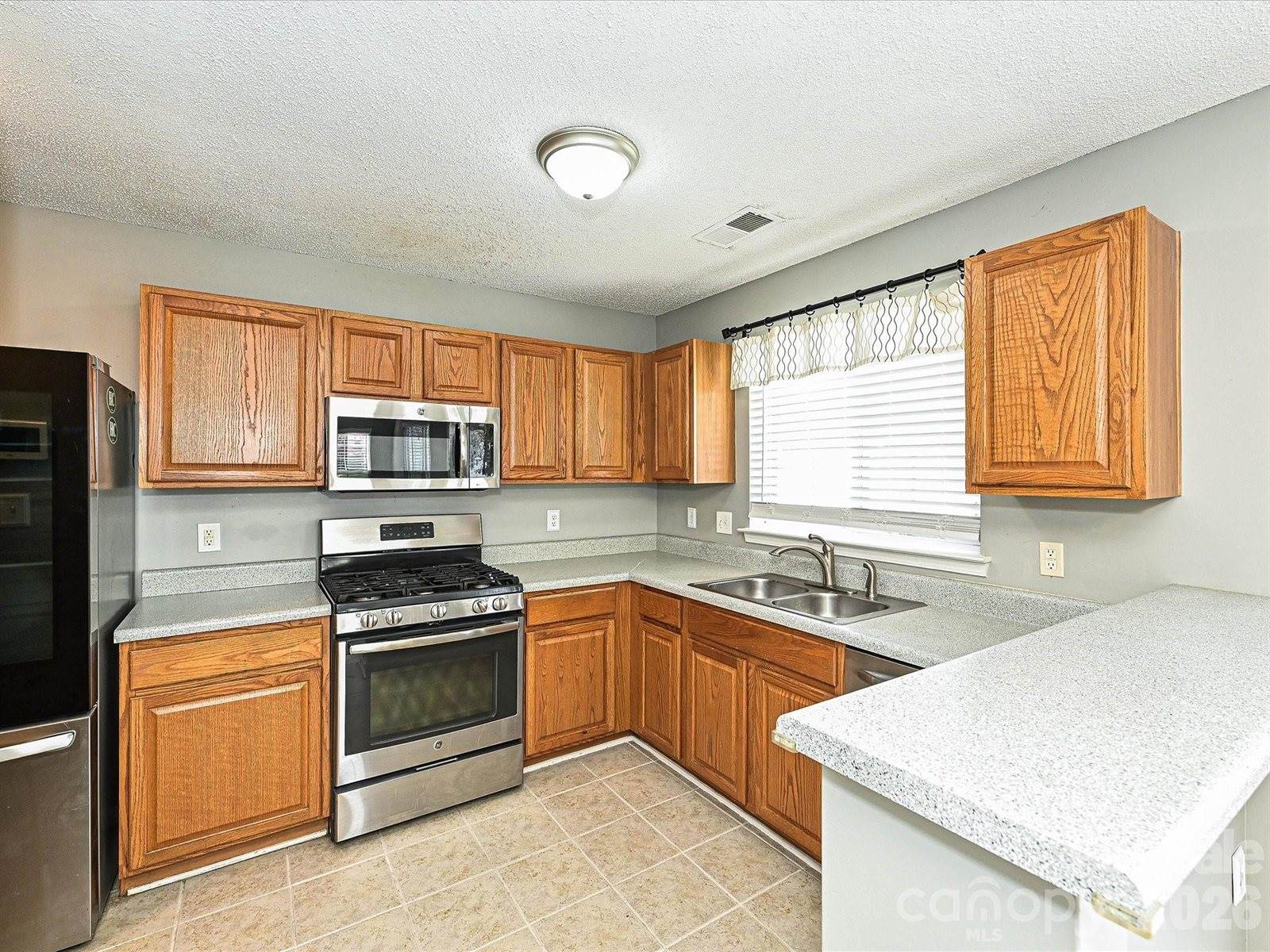 8627 Meadowmont View Drive, Charlotte, NC 28269