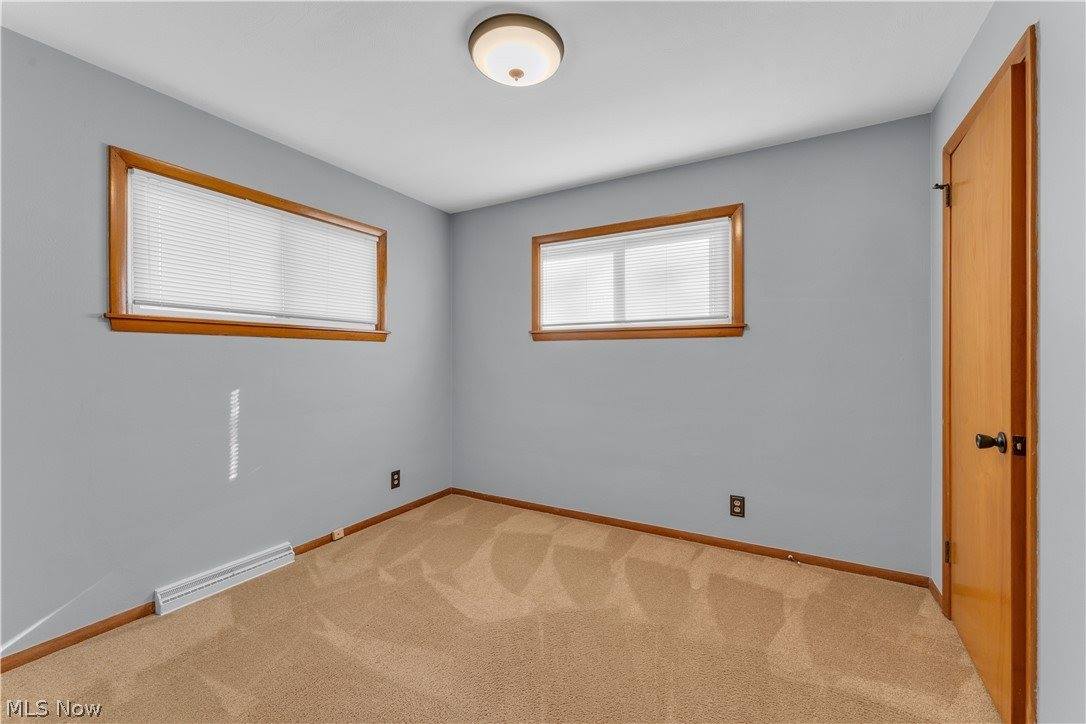 3185 Sunnybrooke Drive, Youngstown, OH 44511