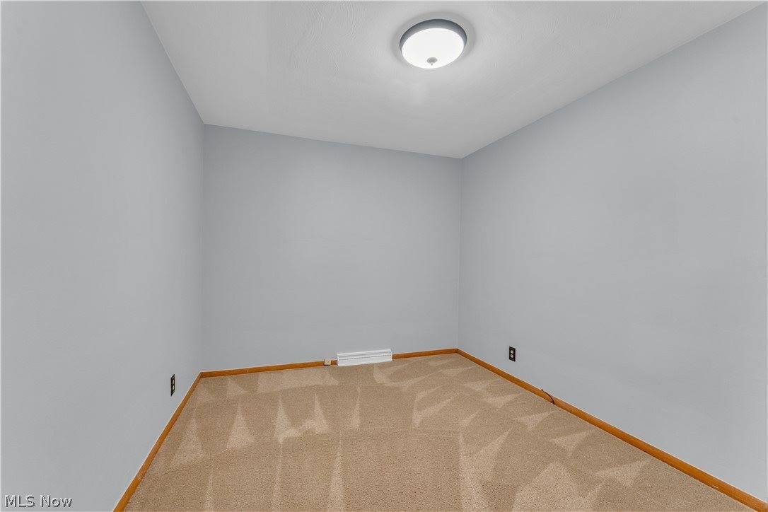 3185 Sunnybrooke Drive, Youngstown, OH 44511