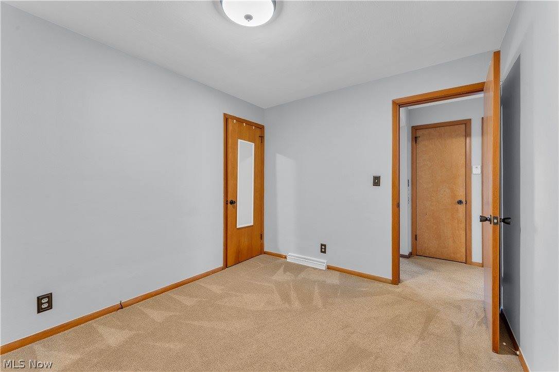 3185 Sunnybrooke Drive, Youngstown, OH 44511