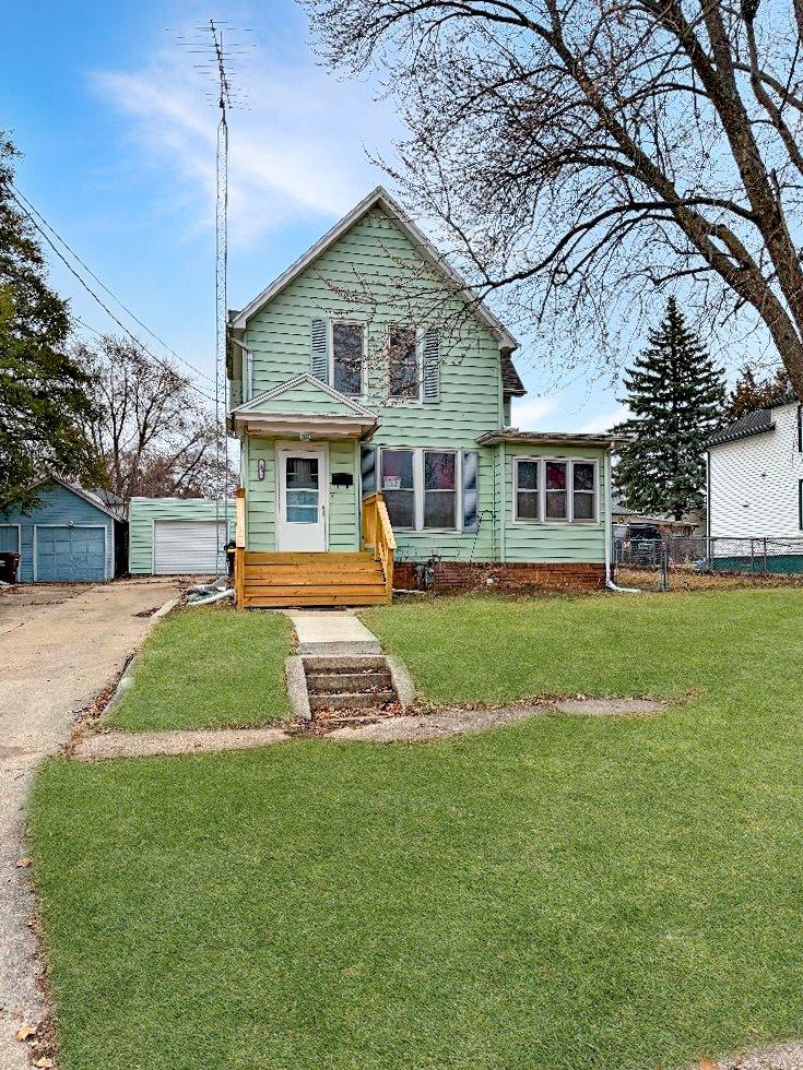 1607 South Highland Avenue, Freeport, IL 61032