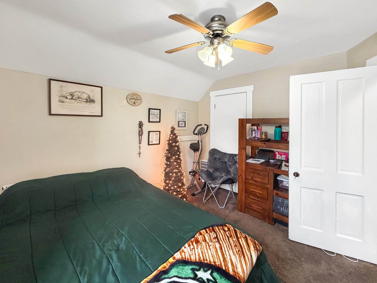 1607 South Highland Avenue, Freeport, IL 61032