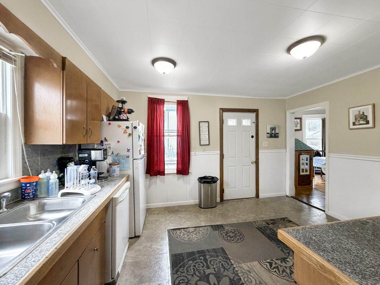 1607 South Highland Avenue, Freeport, IL 61032