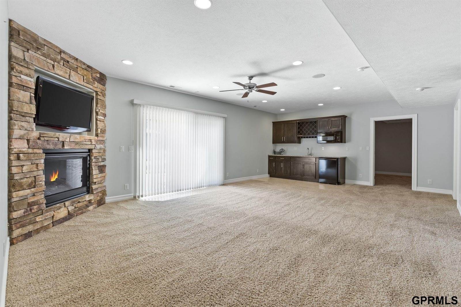 17055 Corby Street, Omaha, NE 68116