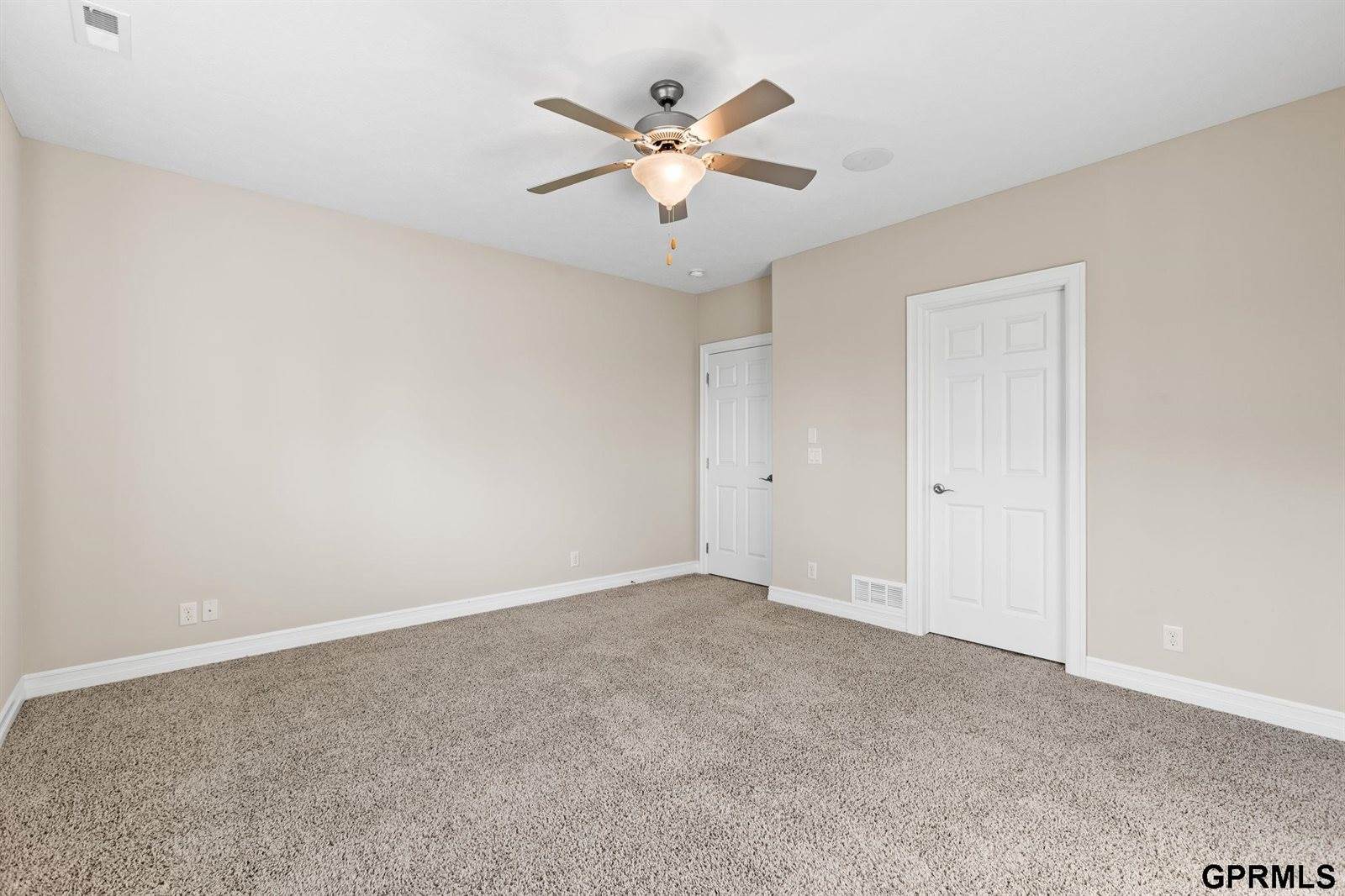 17055 Corby Street, Omaha, NE 68116