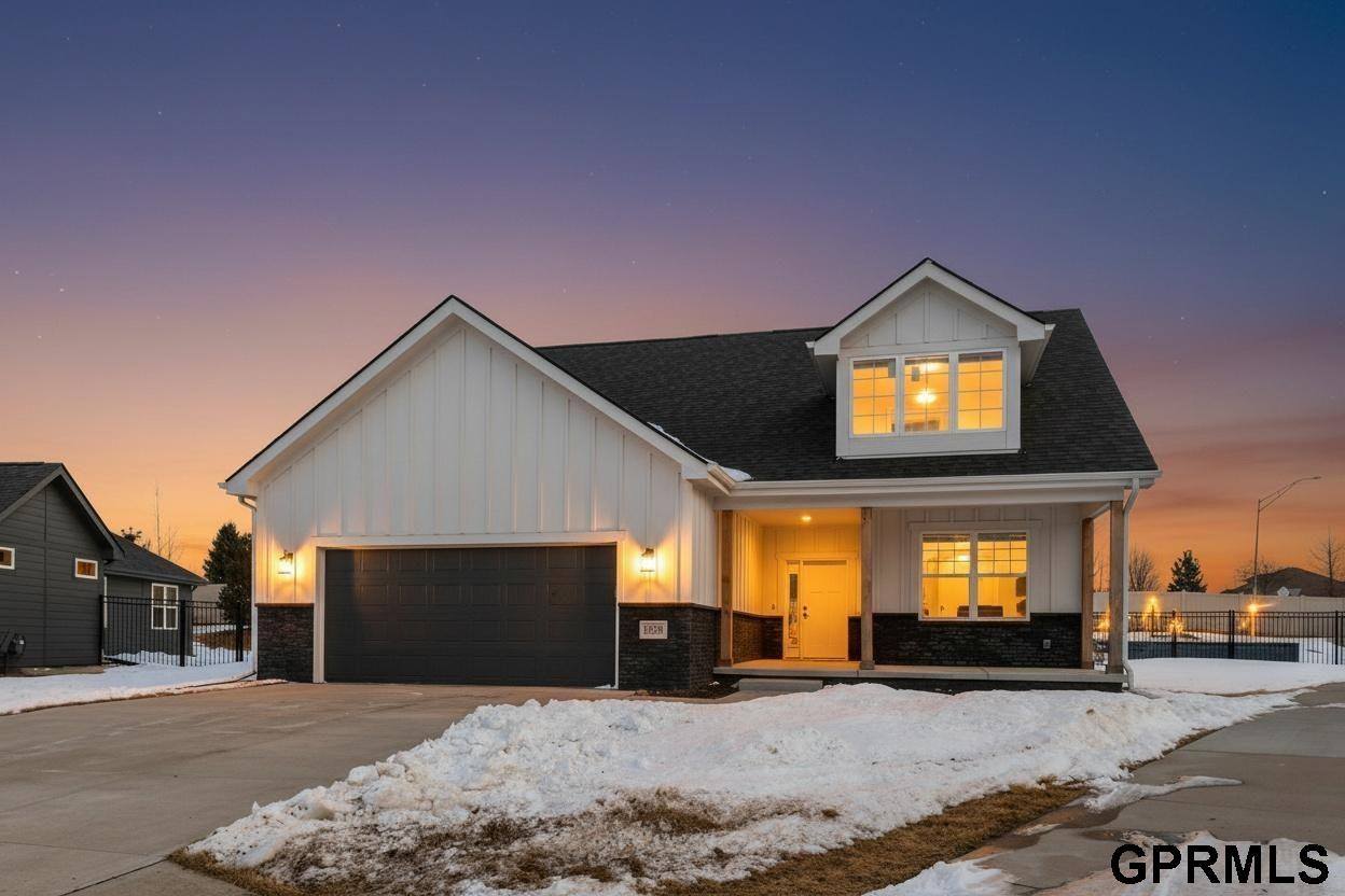 10209 South 180 Avenue Circle, Omaha, NE 68136