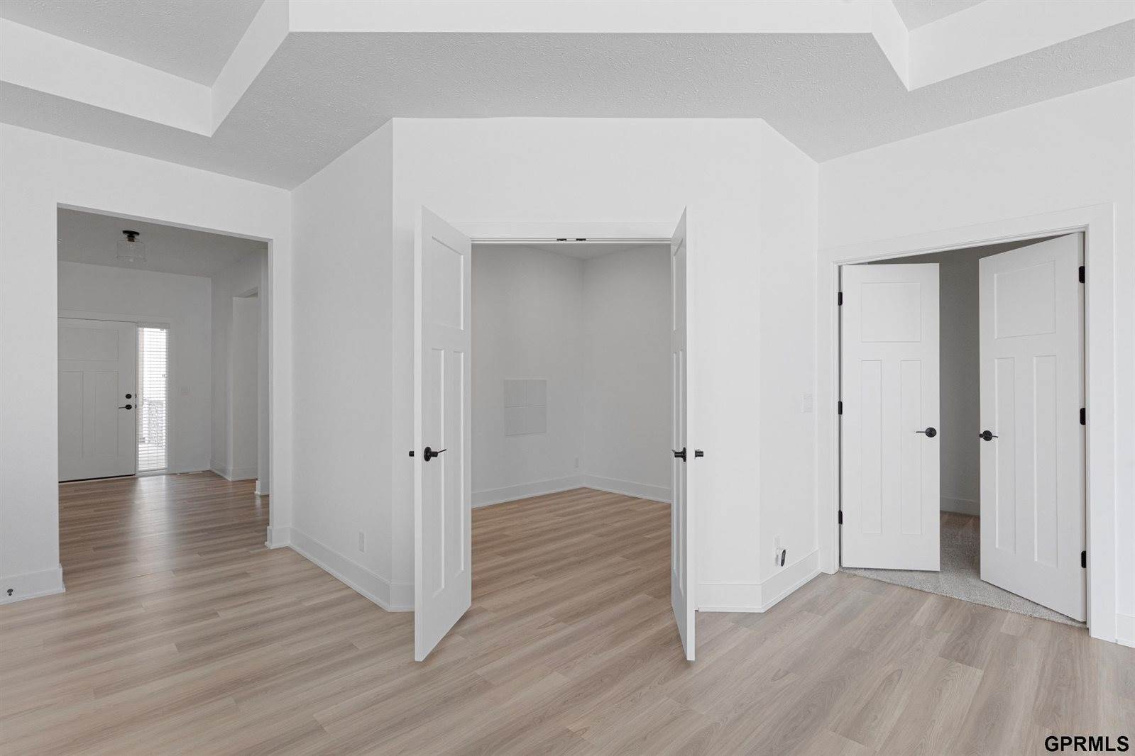 10209 South 180 Avenue Circle, Omaha, NE 68136