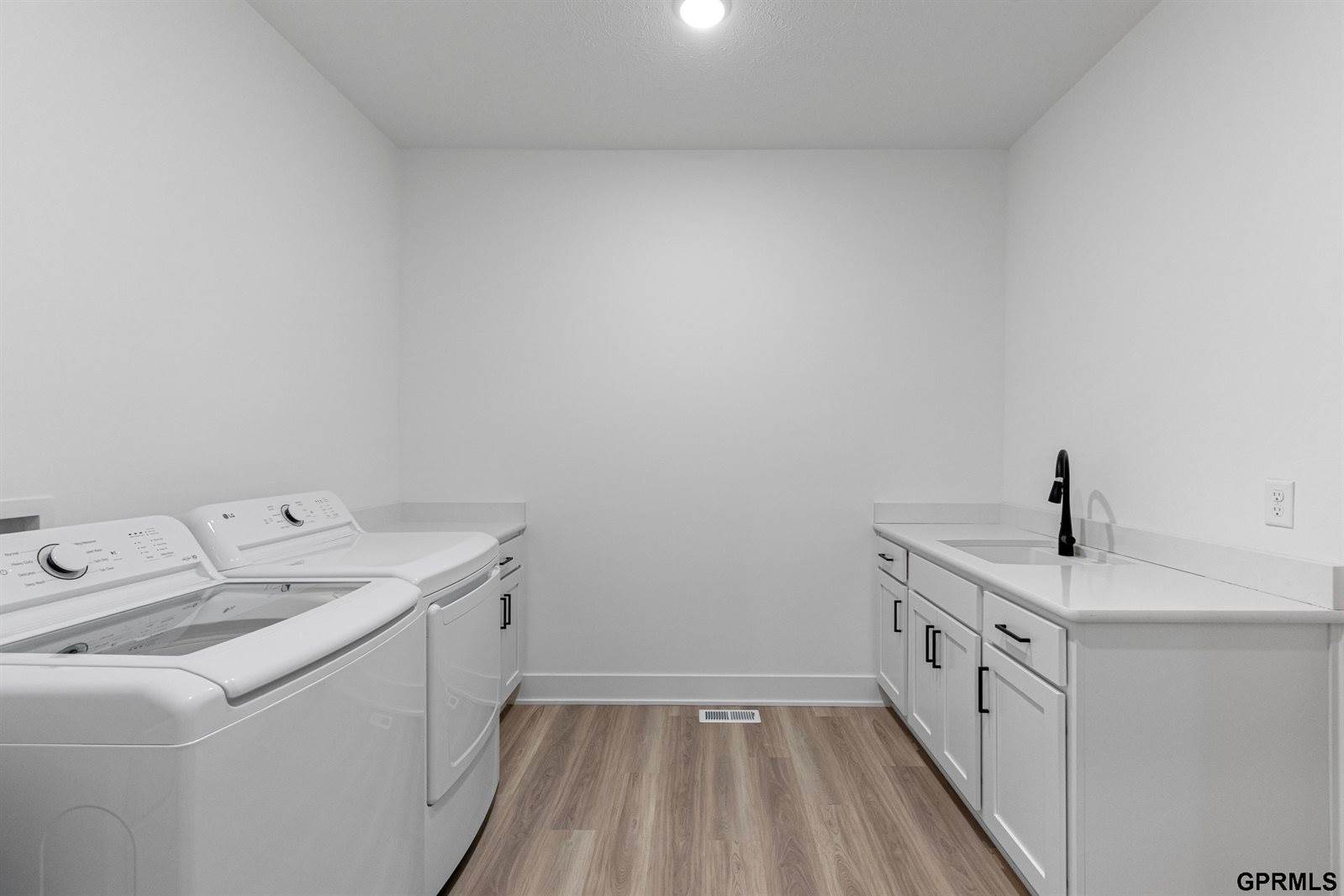 10209 South 180 Avenue Circle, Omaha, NE 68136