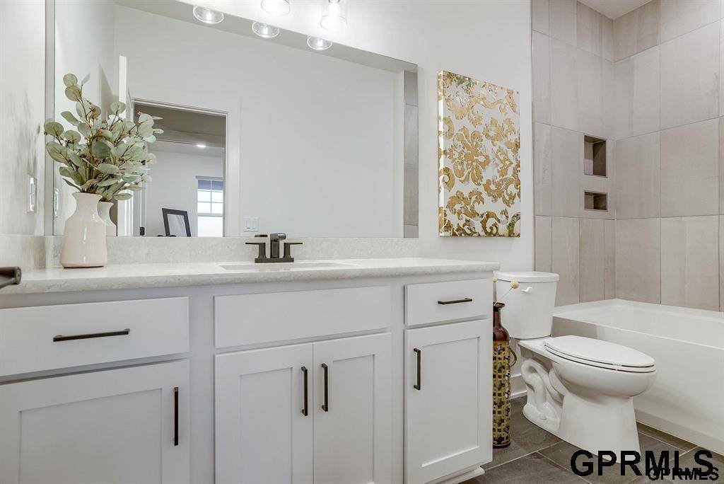 10209 South 180 Avenue Circle, Omaha, NE 68136