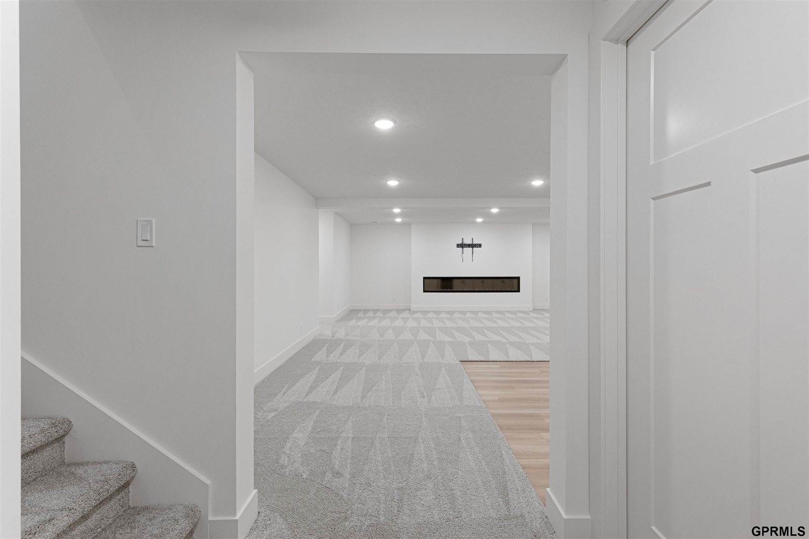 10209 South 180 Avenue Circle, Omaha, NE 68136