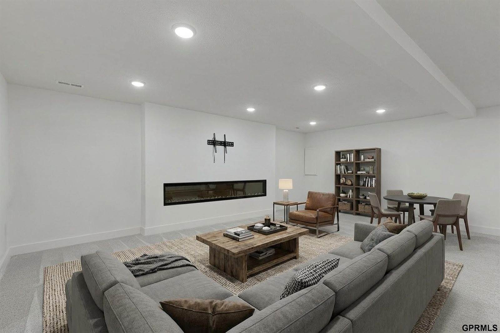 10209 South 180 Avenue Circle, Omaha, NE 68136